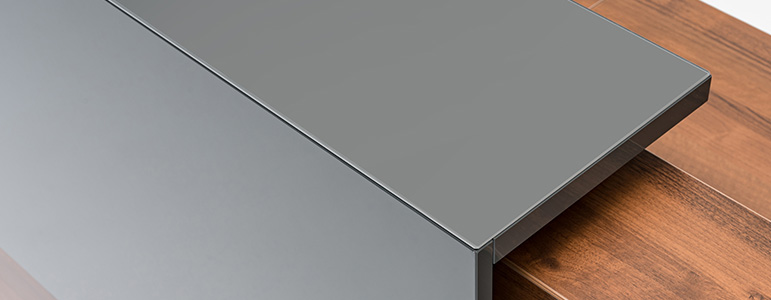 Lacquered or matt laminate top