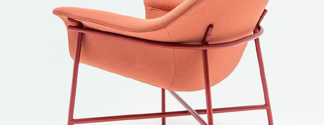 Powder-coated metal element