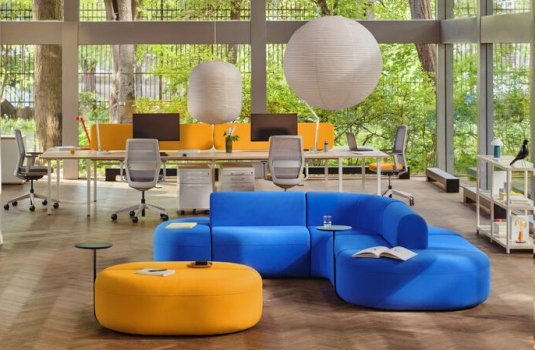 Sofa modułowa w biurze: maksymalizacja potencjału w nowoczesnej aranżacji przestrzeni