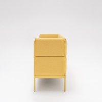 Sofa z wysokim oparciem Stilt Tkanina: Synergy Kolor: LDS44 Kolor podstawy: M029